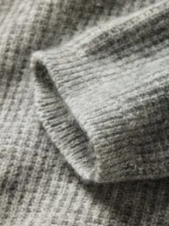 Loyaler Pullover 38 Loyaler Pullover -Kleidung Verkauf EC23 6158 DH