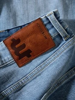 Geschnittene Jeansshorts -Kleidung Verkauf EC24 6474 DI
