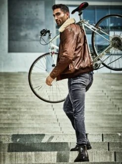 Solidarische Cordjeans -Kleidung Verkauf EC24 6786 DE