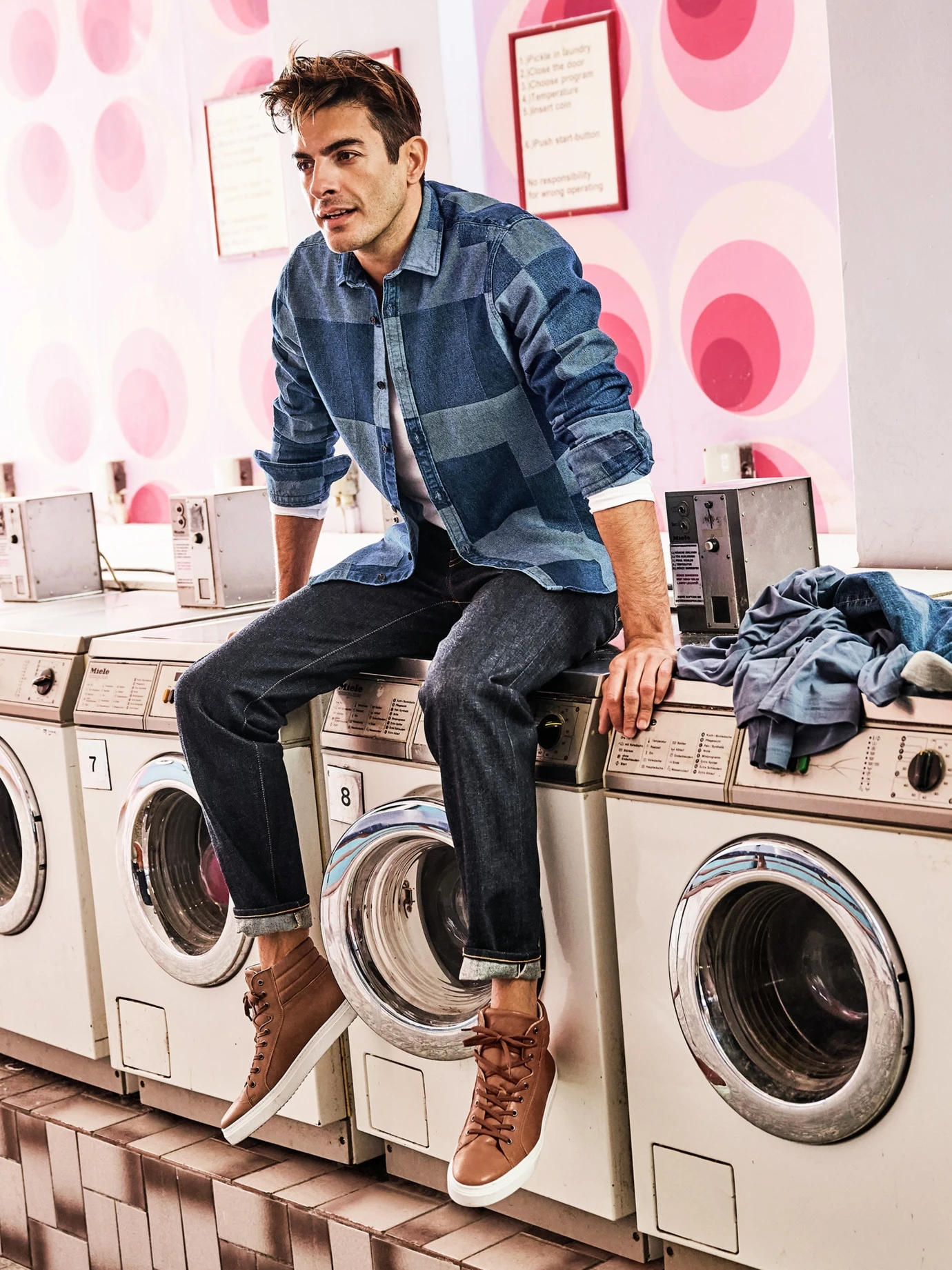 Gereifter Hightop-Sneaker 3 Gereifter Hightop-Sneaker – Bild 3